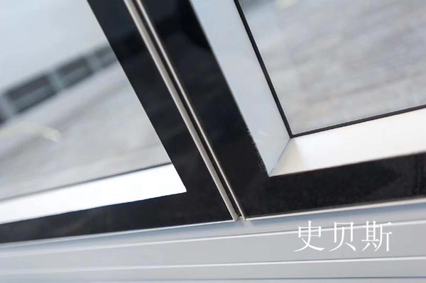 松山湖​隐框玻璃隔断墙